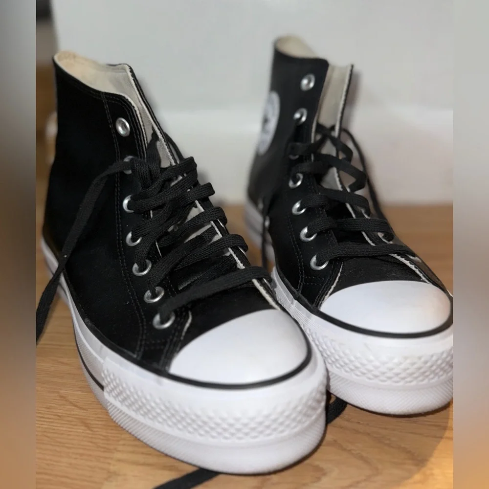 Converse Chuck Taylor All Star Black Leather High Tops – Size W9 - Picture 5 of 5